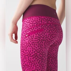 Lululemon Top Speed Crop Ace Spot Jewelled Magenta Dashing Purple